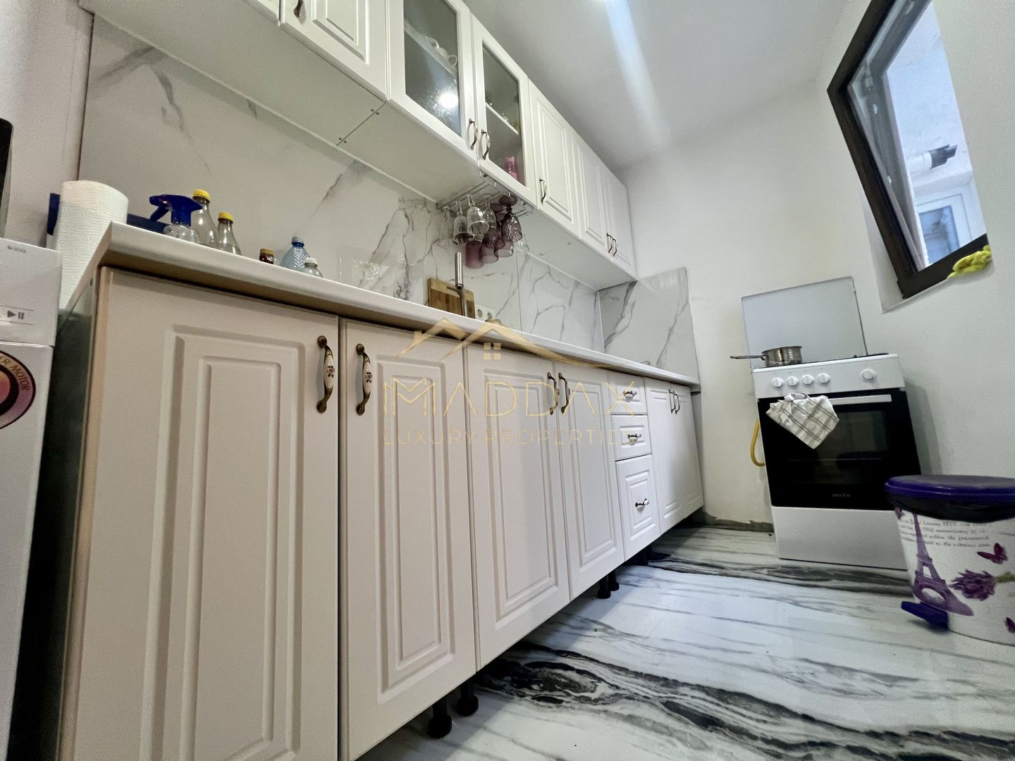 Casa **8 camere** // Domenii - Poză 8