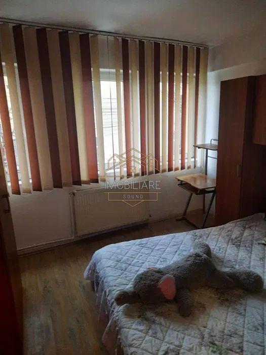 Apartament cu 3 camere de închiriat în zona Centrală - Poză 2