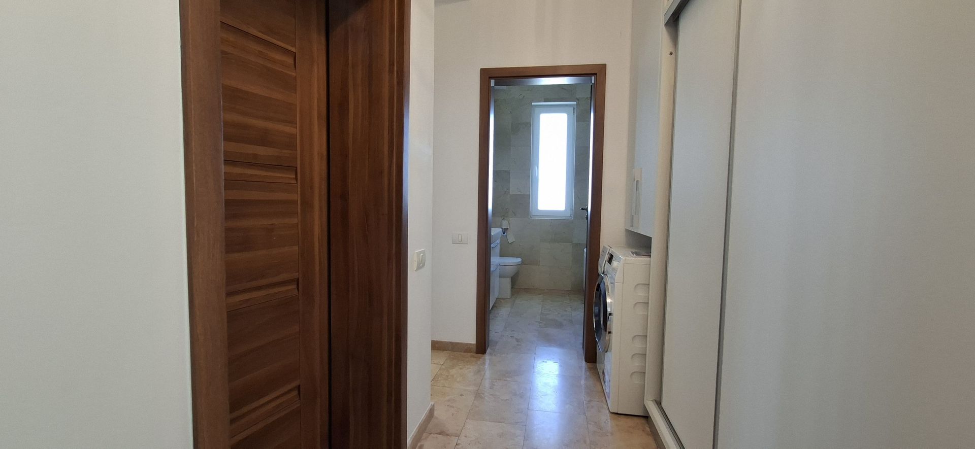 Apartament mobilat si utilat cu 2 locuri de parcare - Poză 12