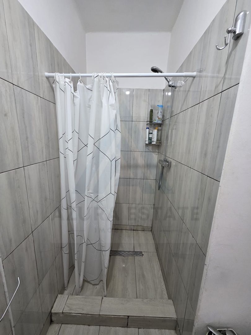 Studio la curte utilat complet cu terasa  zona Lazaret - Poză 13