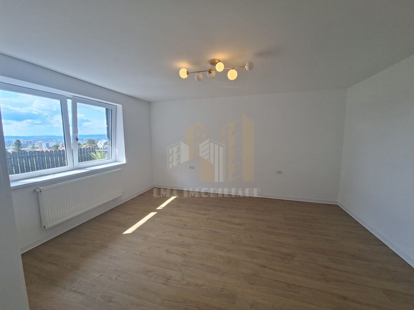 Apartament 2 camere semidecomandat Brasovul vechi - Poză 15