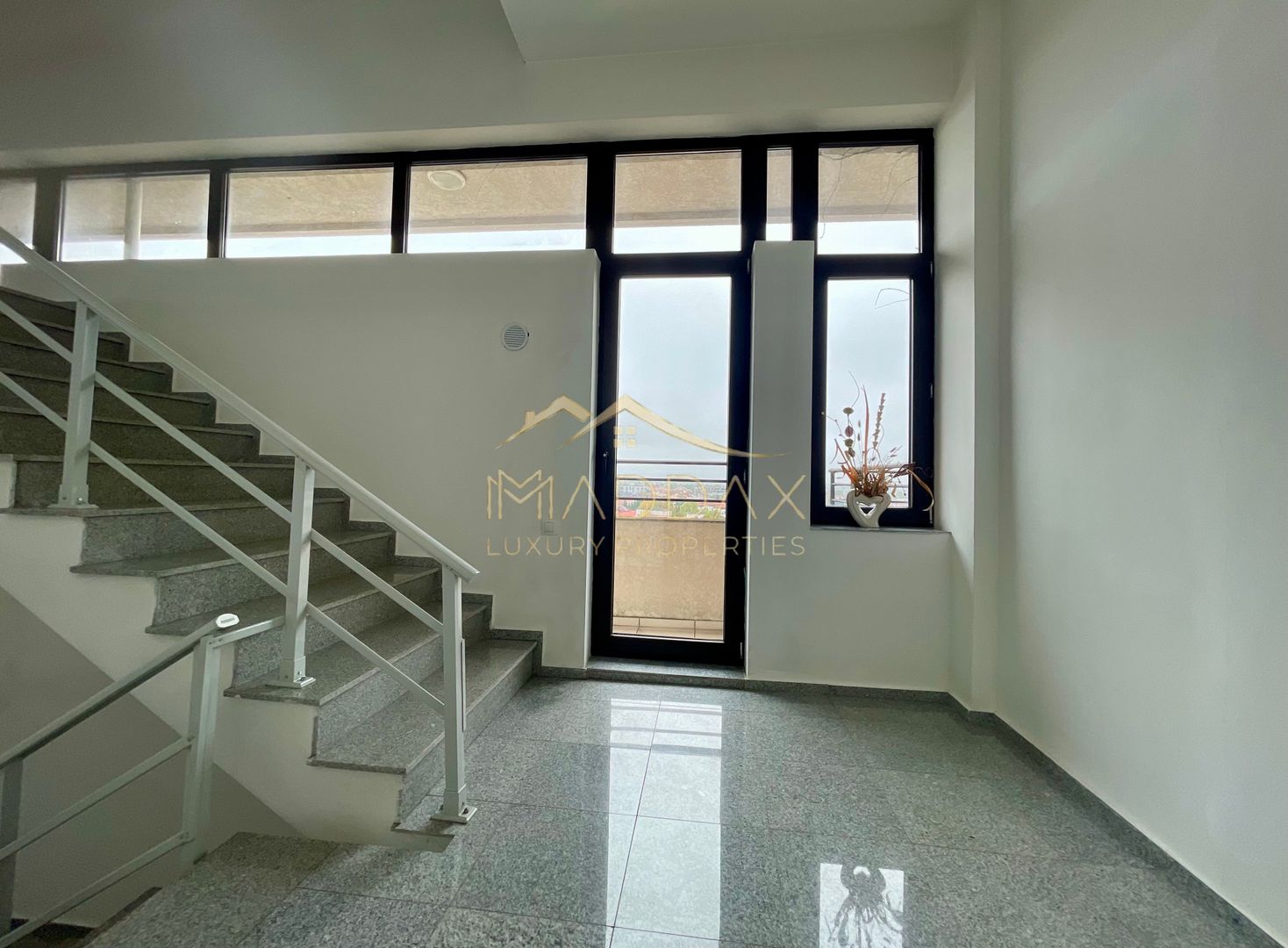 Penthouse exclusivist**250 MP//Terasa 120 mp**4 Camere//Erou Iancu Nicolae - Poză 59