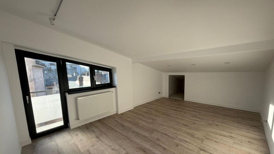 APARTAMENT MANSARDA BLOC NOU - Poză 3