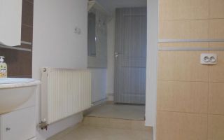 In centrul orasului! Vanzare casa renovata in Targoviste - Poză 6