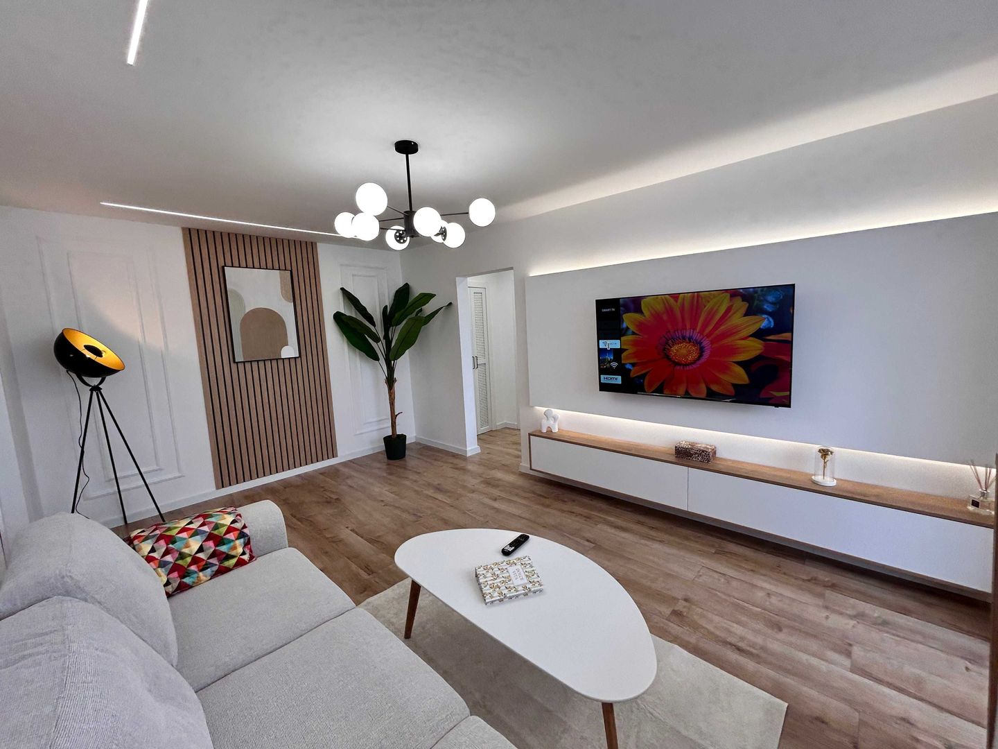 Vand-Apartament 2 camere-Metrou Romanierilor-Drumul Taberei - Poză 1