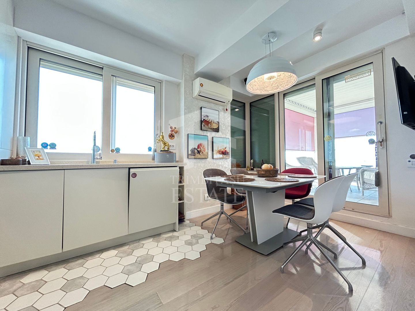 Penthouse 3 Camere Summerland | Vedere Mare și Lac | Dotări Premium - Poză 9