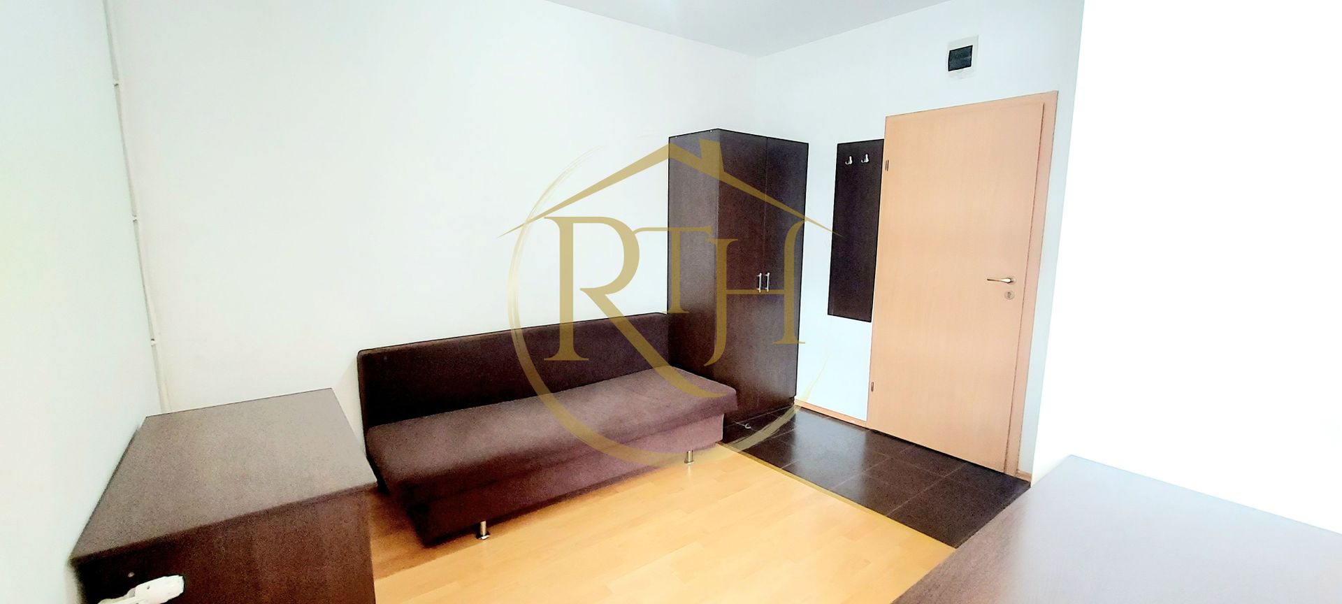 Oferim spre inchiriere, garsoniera cu balcon, zona Soarelui, parcare privata - Poză 9