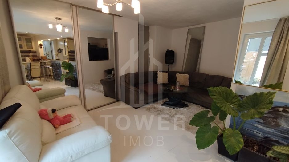 Casa de vanzare cu spatiu comercial la parter - Poză 3