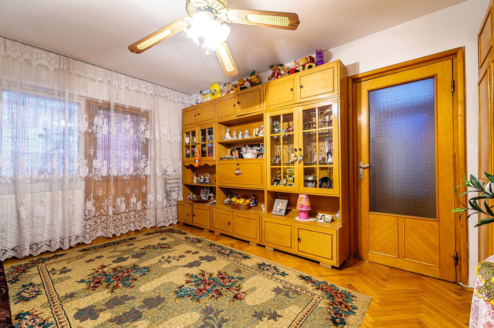 Apartament cu 3 camere la bloc - Poză 4