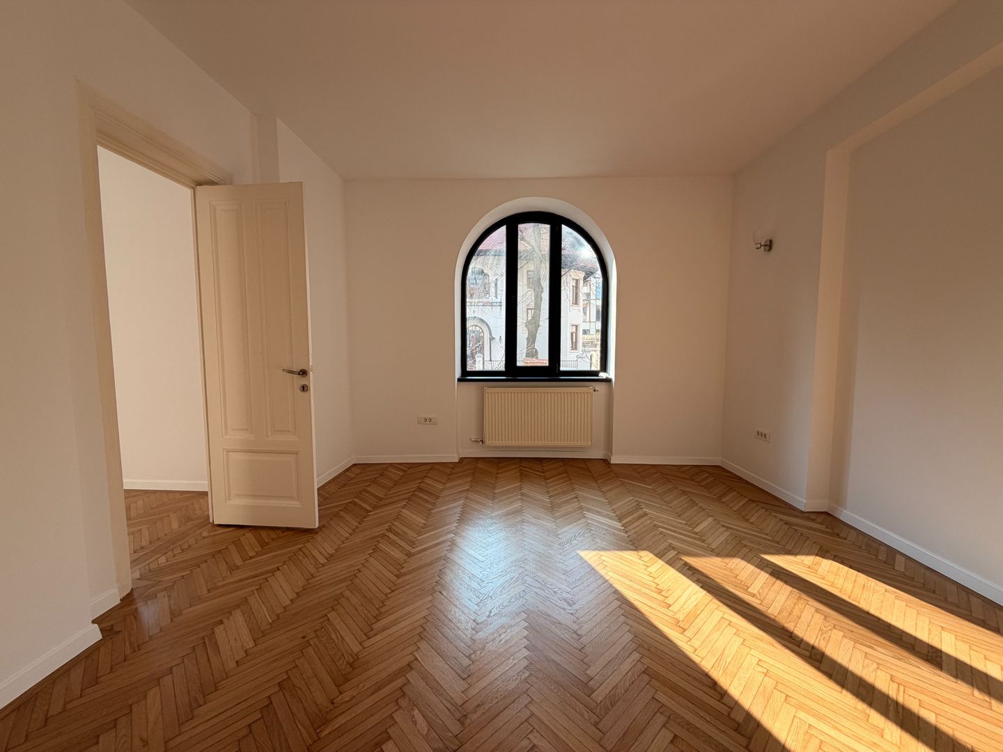 CLADIRE BIROURI | CAPITALE | OPORTUNITATE - Poză 1