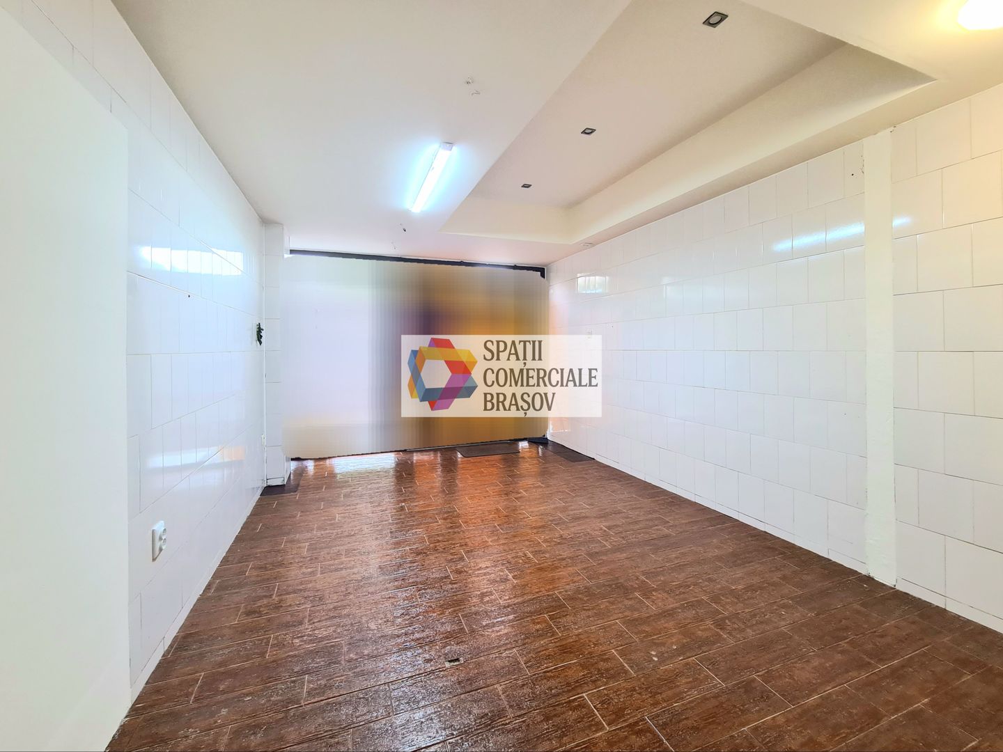 Spatiu comercial de închiriat cu 380 w, Brasov - 100 mp # plus-imo.ro - Poză 2