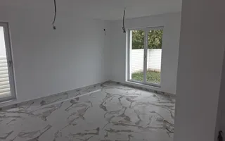 Casa 4 camere Crevedia - Poză 29