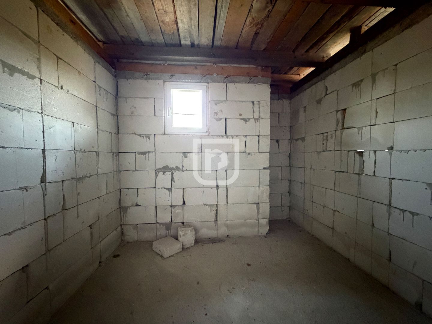 Casă 320 mp utili + 1143 mp teren, la roșu, Gura Humorului - Poză 10