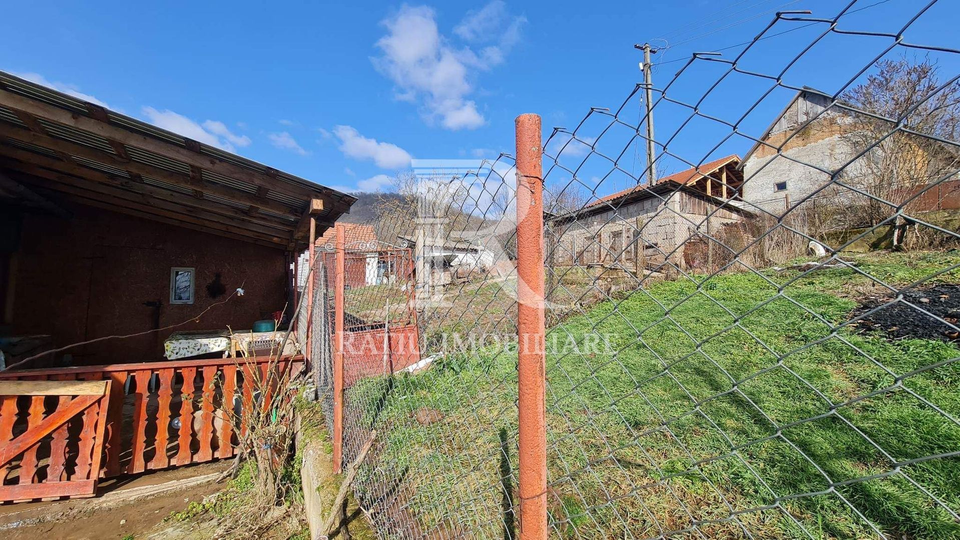 Casă din cărămidă | Teren 800 mp | Anexe tradiționale | Magura-Toplita - Poză 6