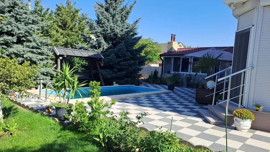 Vila de vanzare zona Metro/Arcasilor - P+1E+M - Poză 4