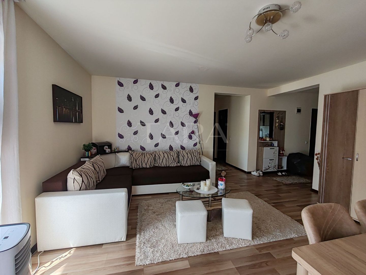 Apartament cu 3 camere, 81 mp, 2 balcoane de 18 mp, zona Panemar. - Poză 2