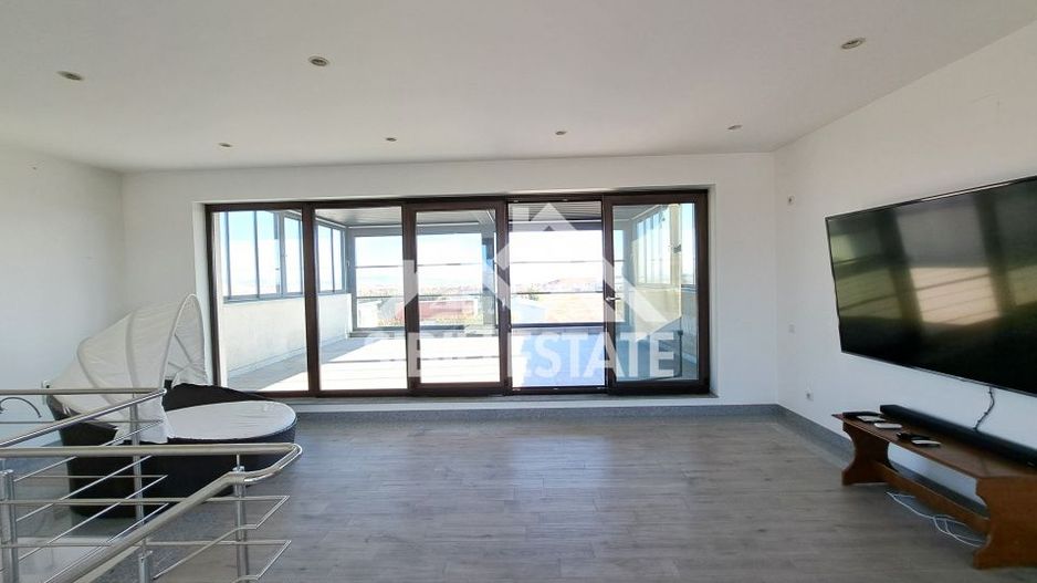 Casa cu 4 garaje, terase panoramice, teren mare - Poză 27
