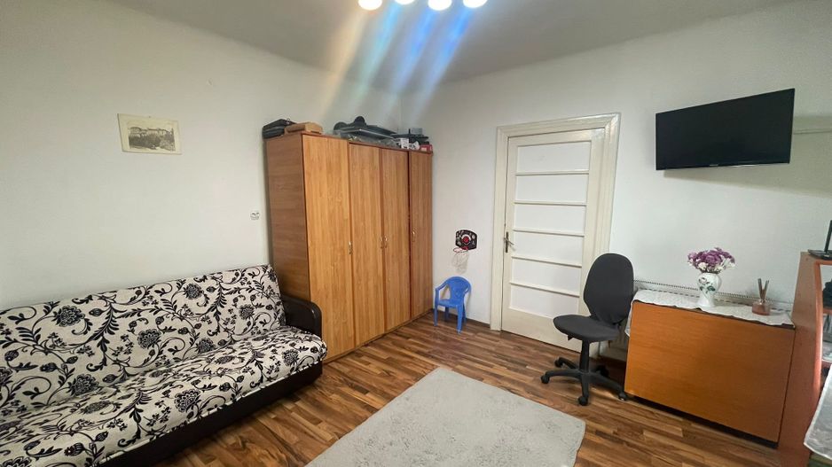 Apartament 4 camere în vilă, centrală proprie, zona Parcul Carol v26 - Poză 3