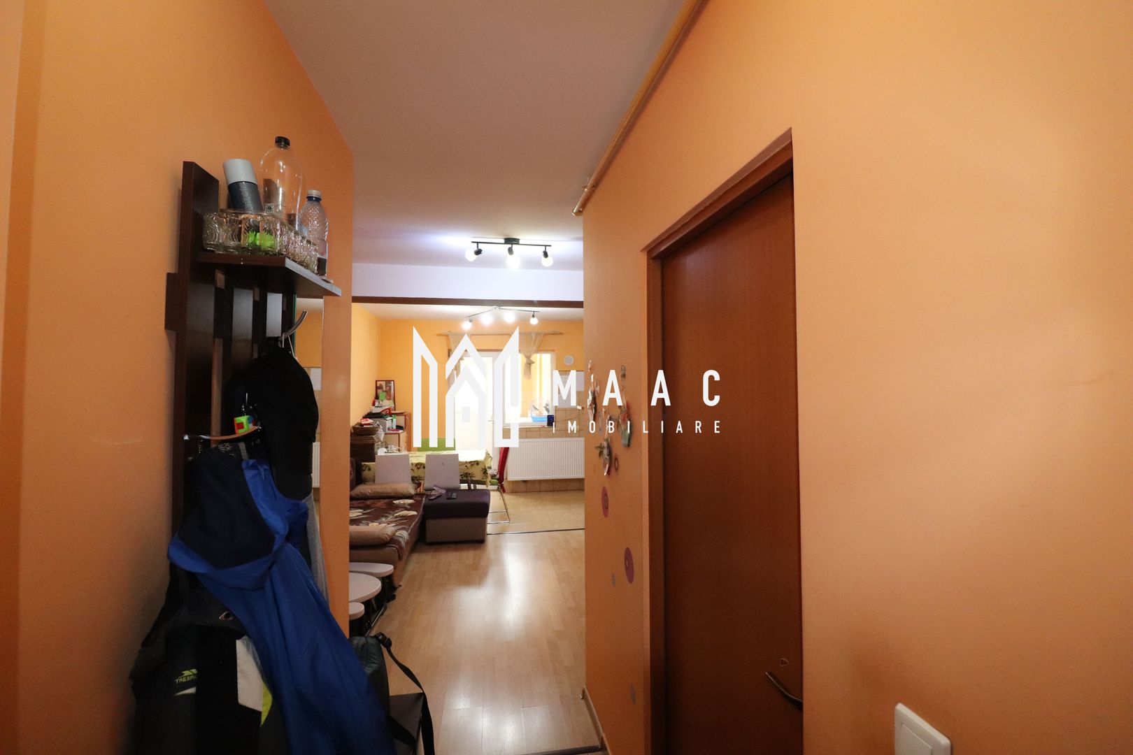 Apartament 3 camere  | Etaj 1 | Parcare privata  | Strand II - Poză 8