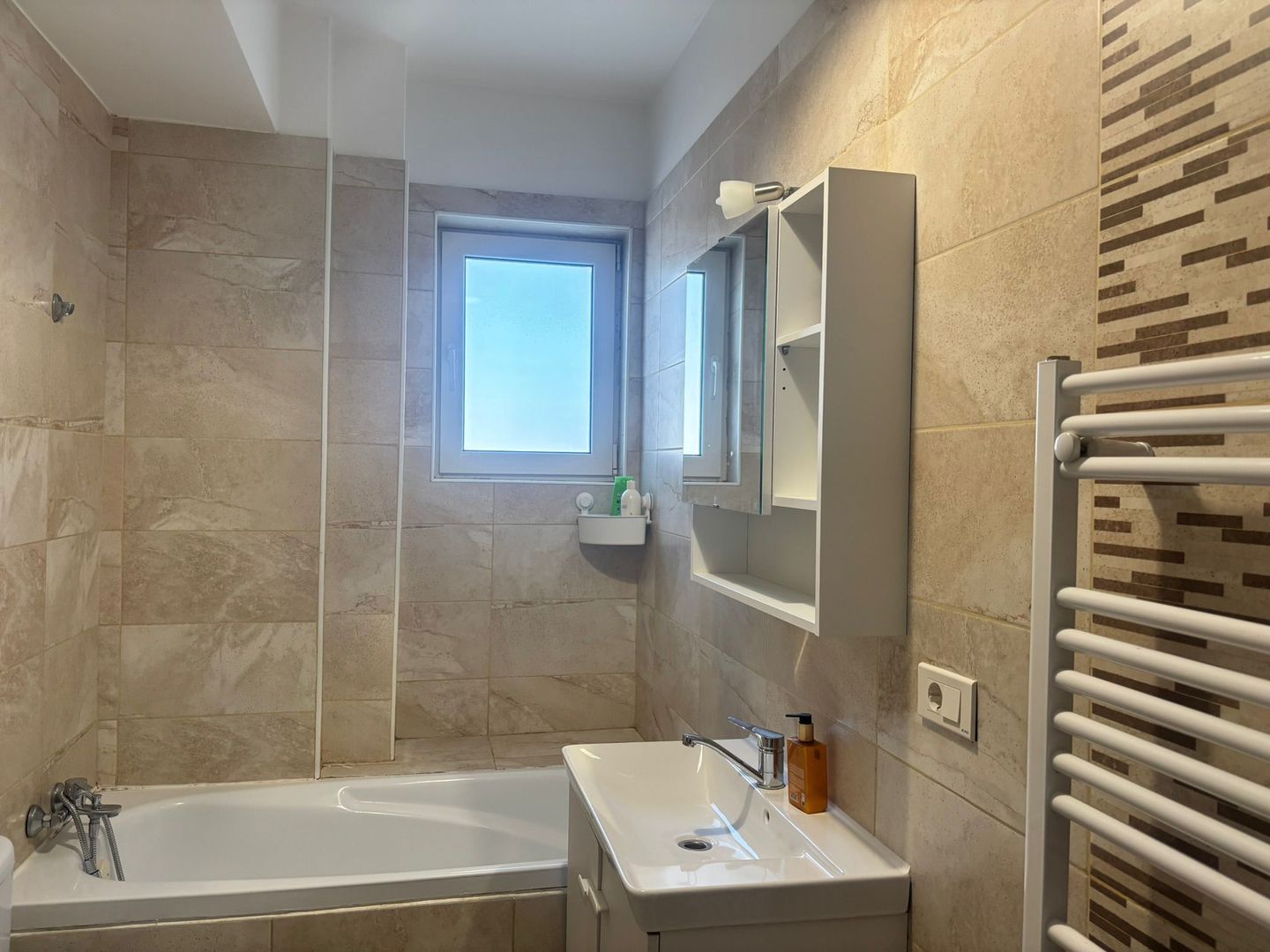 Apartament modern cu 2 camere si terasa generoasa langa Parcul Tudor A - Poză 5