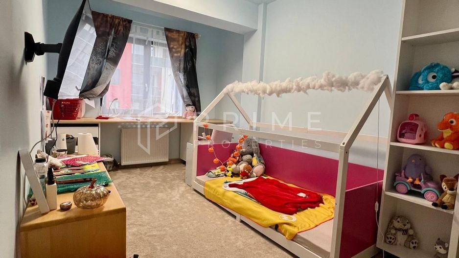 Apartament modern cu 3 camere, bloc nou cu lift și parcare privată - Poză 8