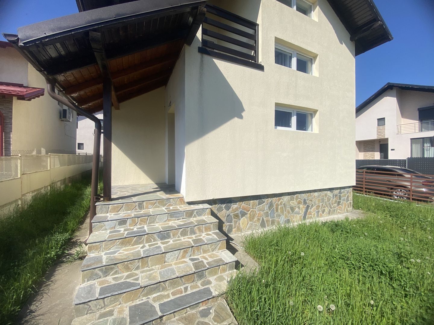 Liniste si confort! Vanzare casa la cheie, luminoasa in Priseaca! - Poză 15
