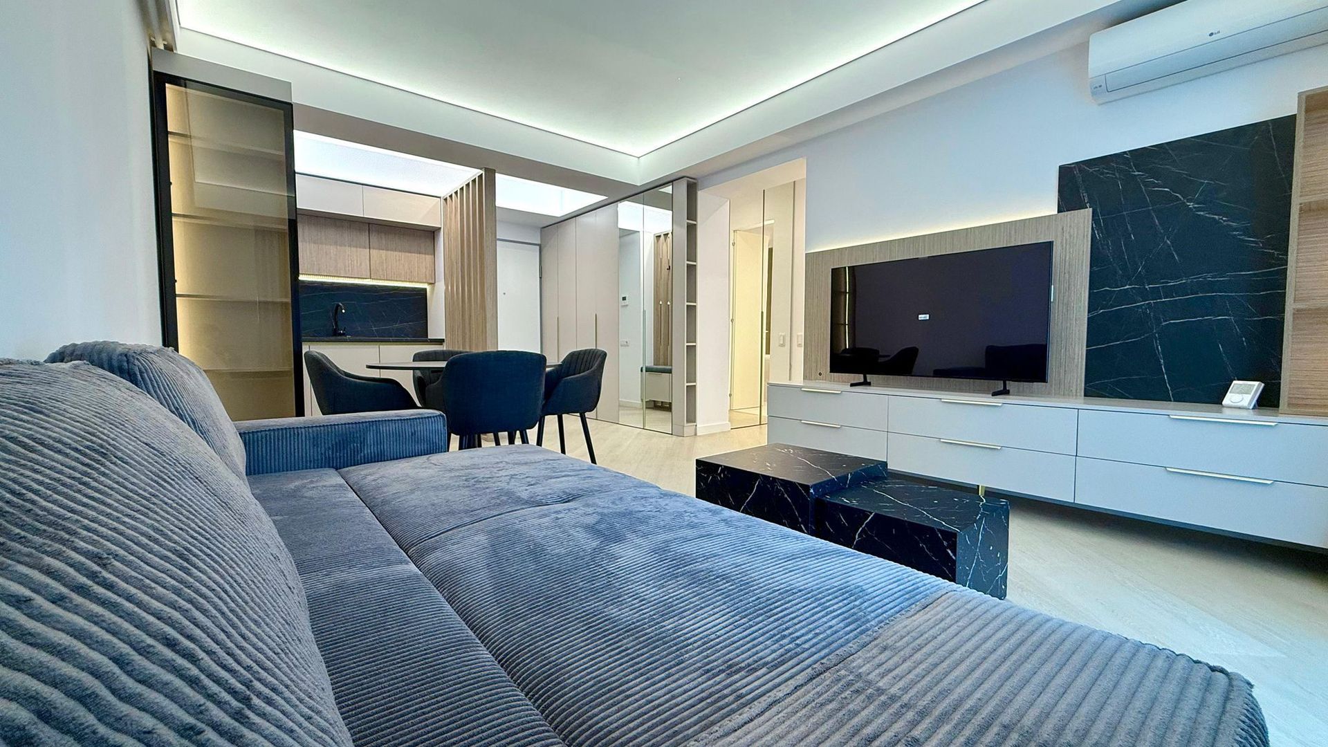 INCHIRIERE DOUA CAMERE CORTINA NORTH - Poză 1