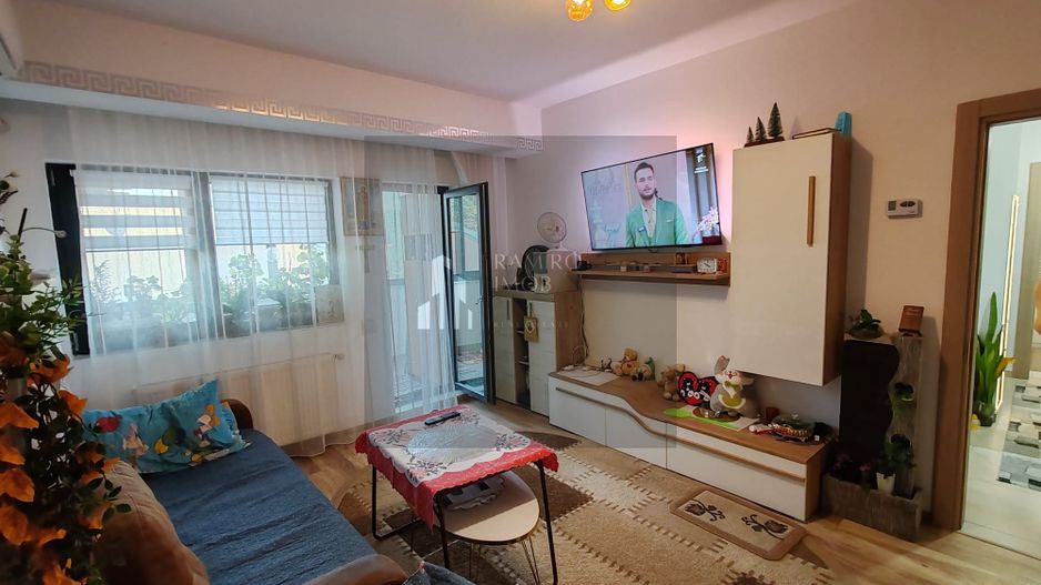 Apartament 2 camere, Sector 5, Pecineaga/Salaj, decomandat, centrala - Poză 1