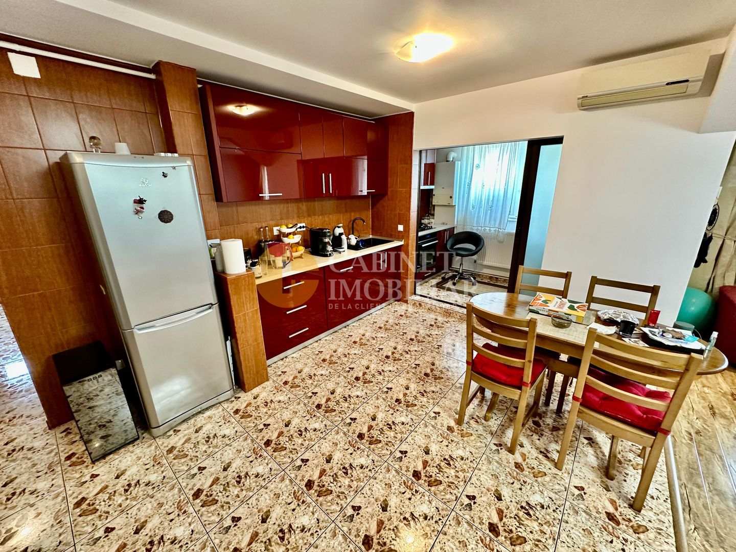 Apartament cu 3 Camere Decomandat - Zona Nicolina 2 - Bloc 1989 - Poză 3