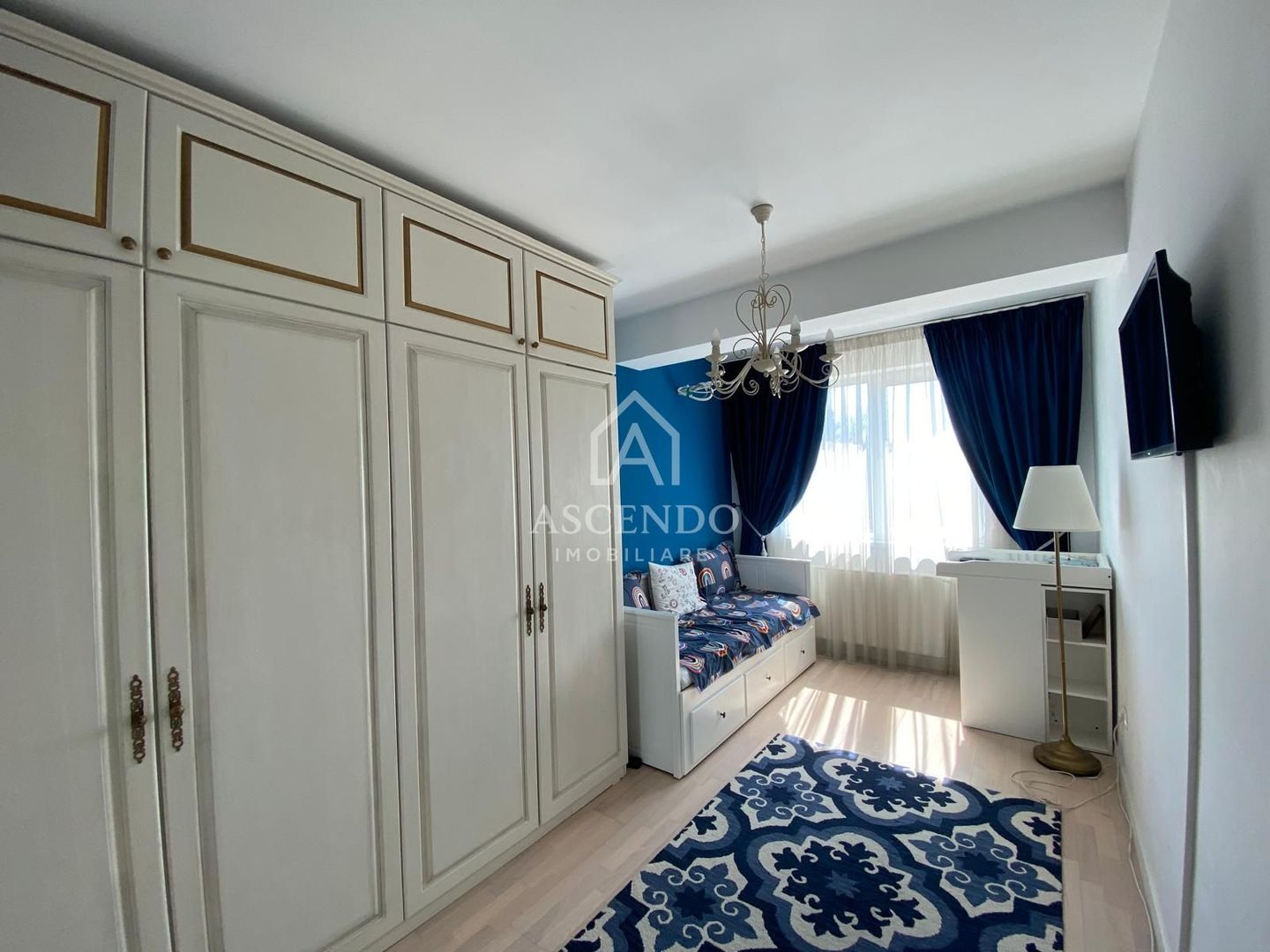 Apartament 3 camere, 2 bai premium mobilat lux , cu parcare inclusă - Poză 25