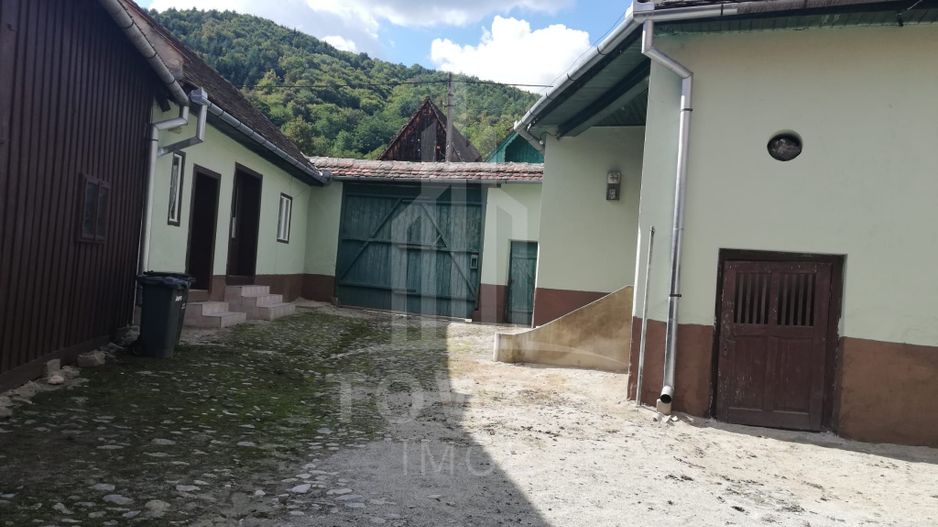 Casă tradițională de vânzare în Fântânele- vedere superba spre munti - Poză 10