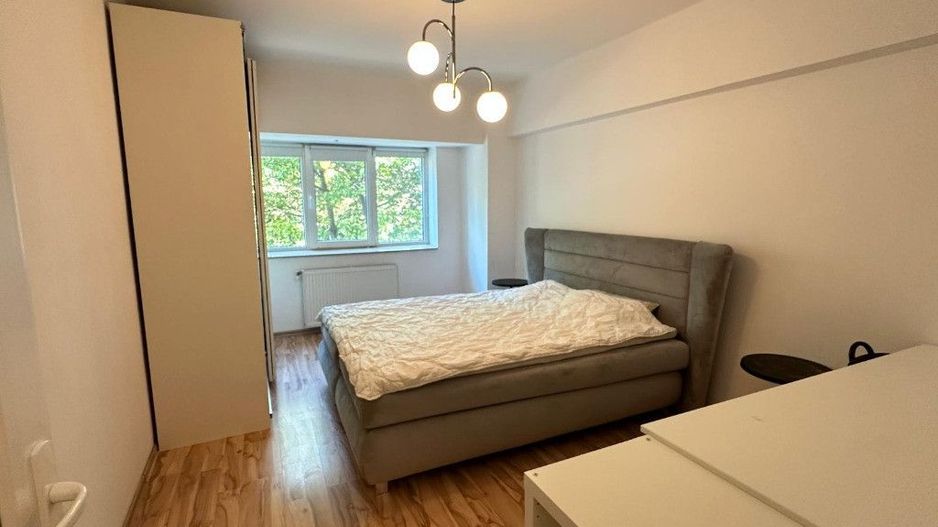 Apartament 3 camere de închiriat - Poză 2