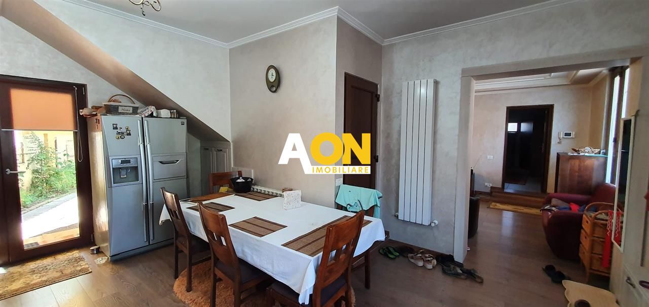 Casa 10 camere, ideala ca pensiune, zona Cetatii Alba Carolina - Poză 21