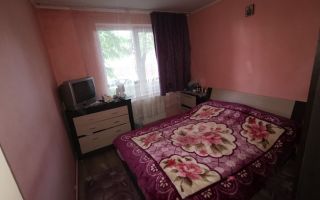 Vând apartament cu 4 camere - Poză 2