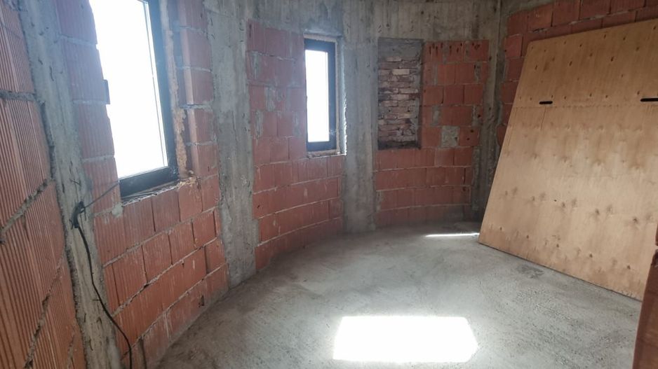 Casă la roșu în Brănești, oportunitate de preț - Poză 4