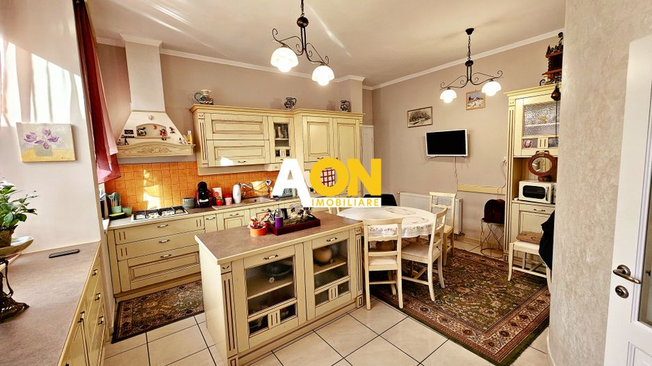 Casă de lux D+P+1, Cetate Alba Iulia, 616 mp, teren 937 mp, 2 garaje - Poză 9