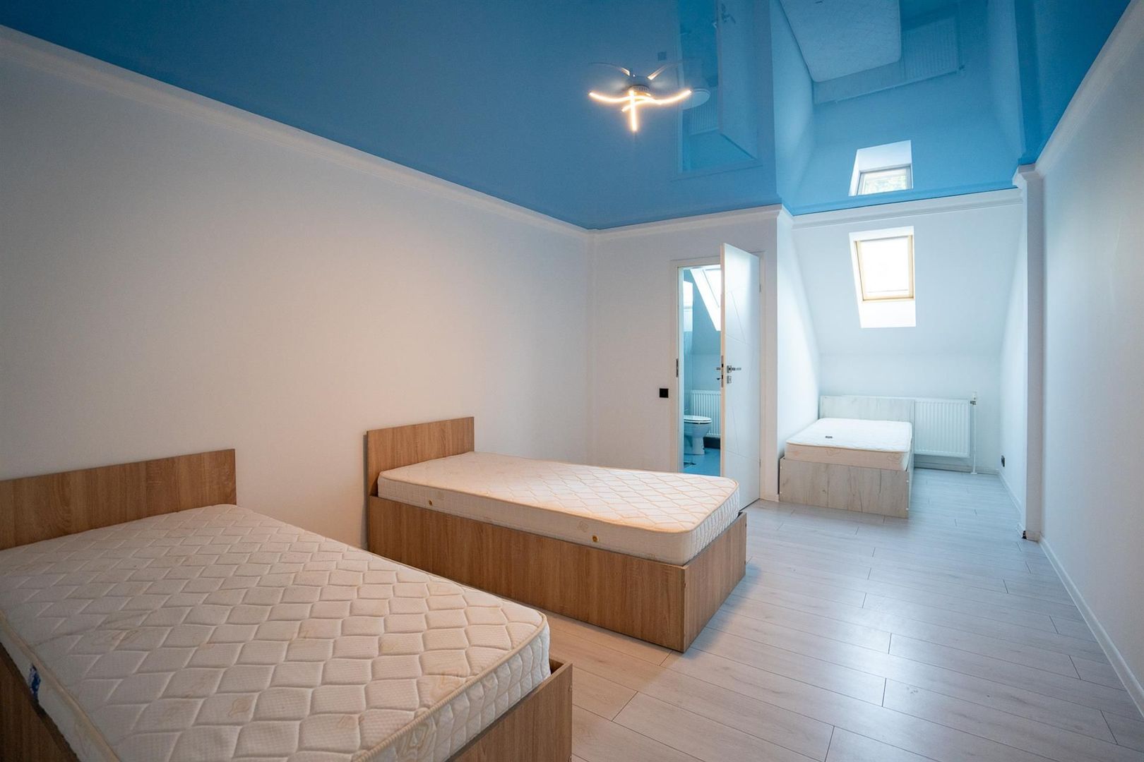 Spatiu comercial birouri/cazare Episcopia - Poză 4