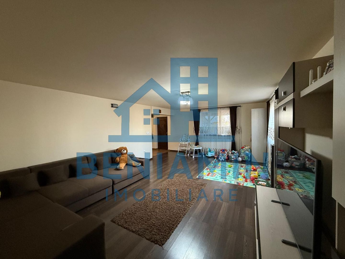 Casa P+1-cu 3 dormitoare-2 bai-Living-Bucatarie-Bariera Valcii - Poză 1