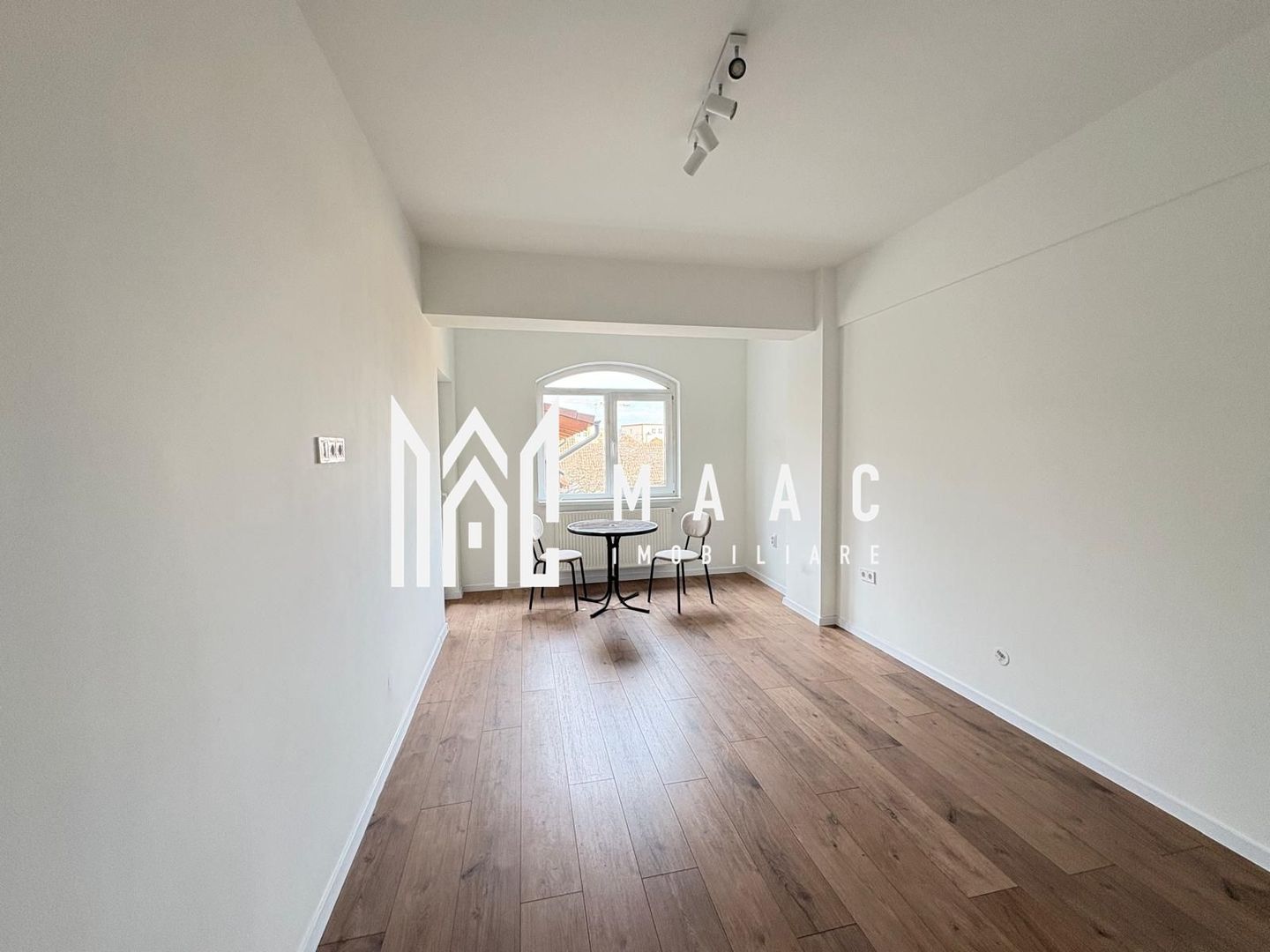 Spatiu de birouri I Lift |  Etaj 1 I Balcon I Oituz | Parcare - Poză 3