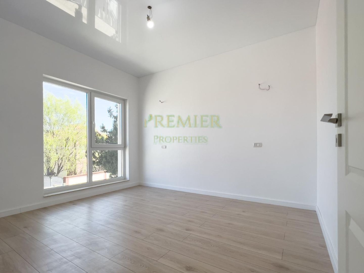 Casă individuală Pipera–Tunari | Finisaje de lux | Șemineu autentic | 4 camere - Poză 11