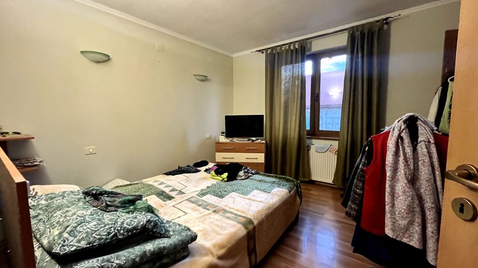 Casă spațioasă, confort ridicat, garaj și teren generos, zona Aradului - Poză 21