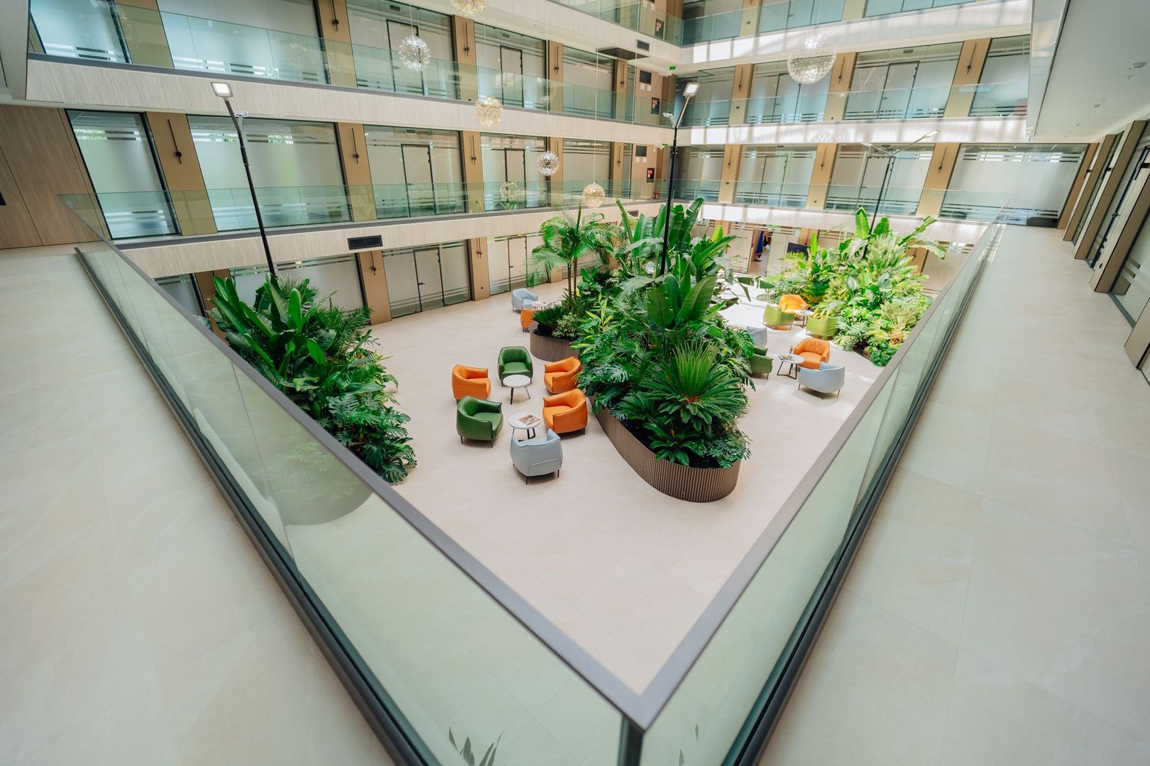 SPRE CHIRIE SPAȚIU COMERCIAL PENTRU BIROU | OFICIU 150 m2 Premium Location Bussines | Chișinău ,Centru ,Str.Bul.Ștefan Cel Mare și Sfânt , 115/1 - Poză 1