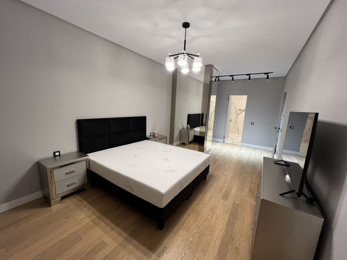 5 camere Lux Rahmaninov Residence vedere Parc Verdi - Poză 12