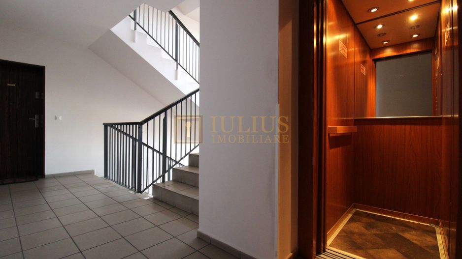 Aradului; decomandat, bucatarie inchisa. Parcare privata inclusa. - Poză 21