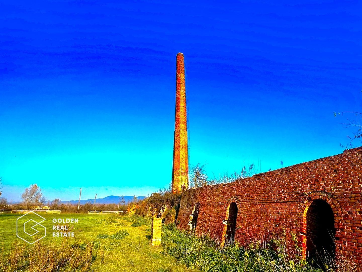 Teren intravilan 71.000mp, Barsa, Renumita Fabrica de caramida si casa 4 camere - Poză 1