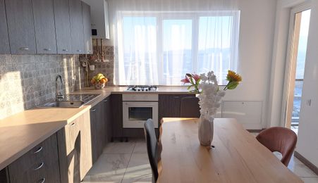 Apartament 2 camere la cheie, zona Vivo-Metro