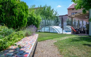 Vilă de arhitectură cu piscină, garaje și teren de 800 mp - Poză 17