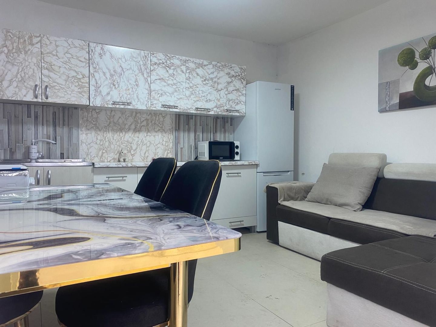 Casă de vânzare în Răzvad, la o distanta mica fata de oras! - Poză 5