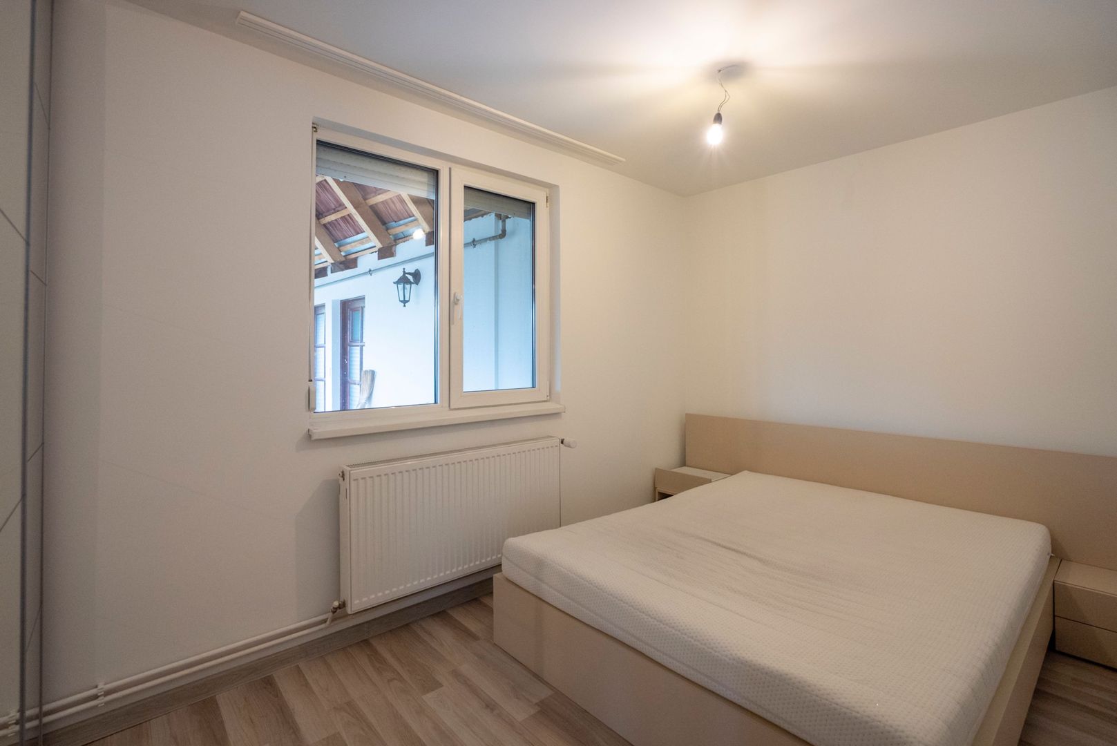 Casa Oradea 4 camere 1100 mp teren panouri si baterie de stocare - Poză 6