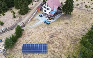 Vilă cu 10 camere P+2E+M 400 M² utili 2800 M² Teren Comandau - Poză 23